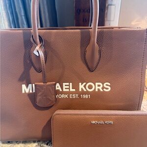 Michael Kors Tan Tote Bag and Wallet Set